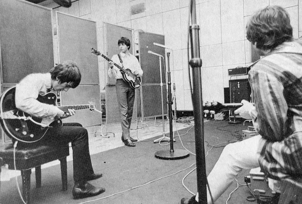 George Harrison, Paul McCartney and John Lennon in Abbey Road